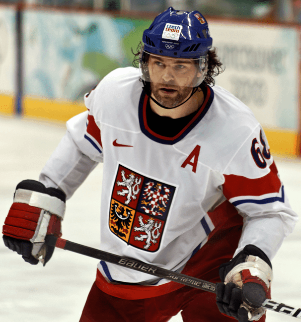 9 Oldest Hockey Players in the World 