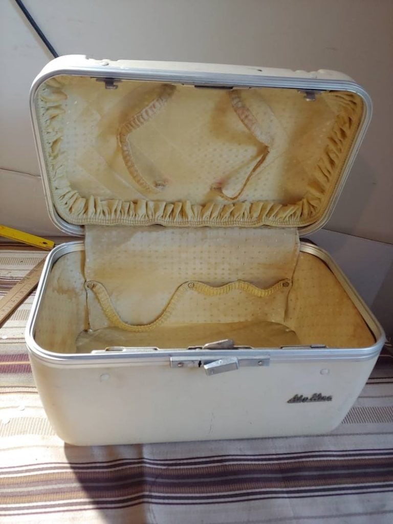 5 Best Vintage Suitcases of 2021 Available on  (Gifts for Mom)