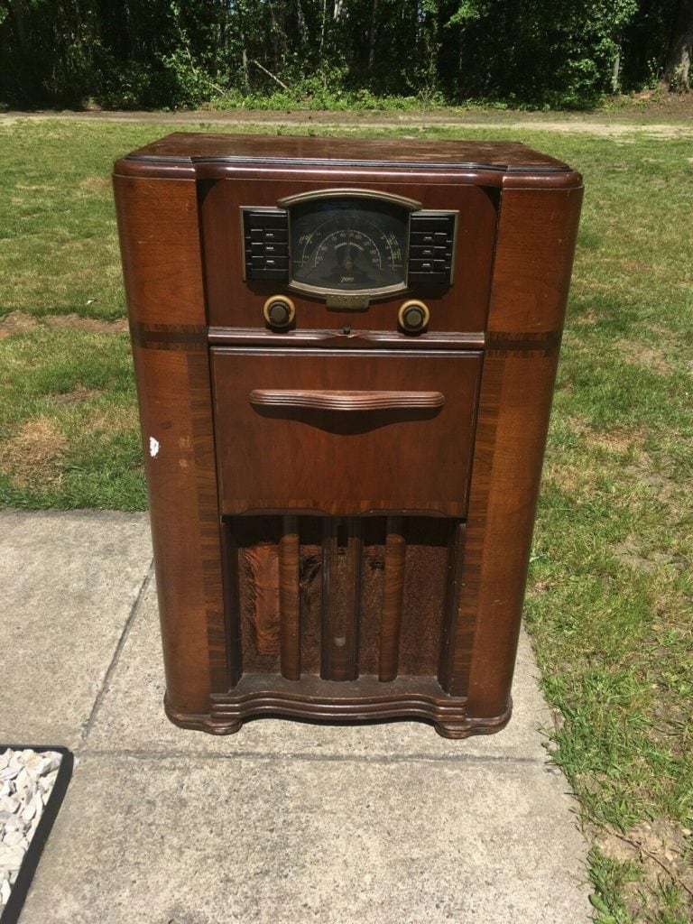 antique radio console