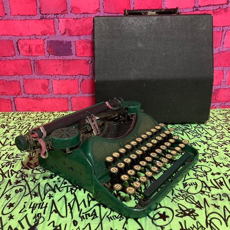 Original CORONA Collectible Antique Suitcase Vintage Typewriter in Working  Order