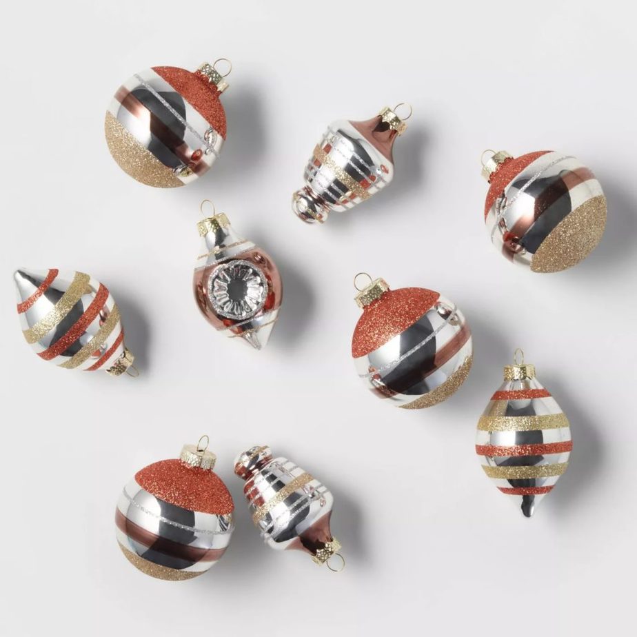 https://www.oldest.org/wp-content/uploads/2021/11/14ct-Retro-Glass-Christmas-Ornament-Set-Metallics-1024x1024.jpg