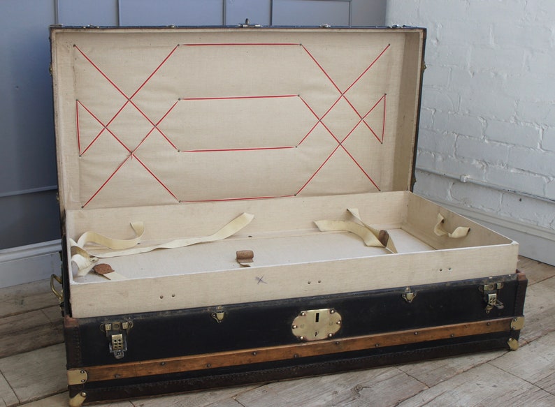 Past auction: Large Louis Vuitton steamer trunk 1950s