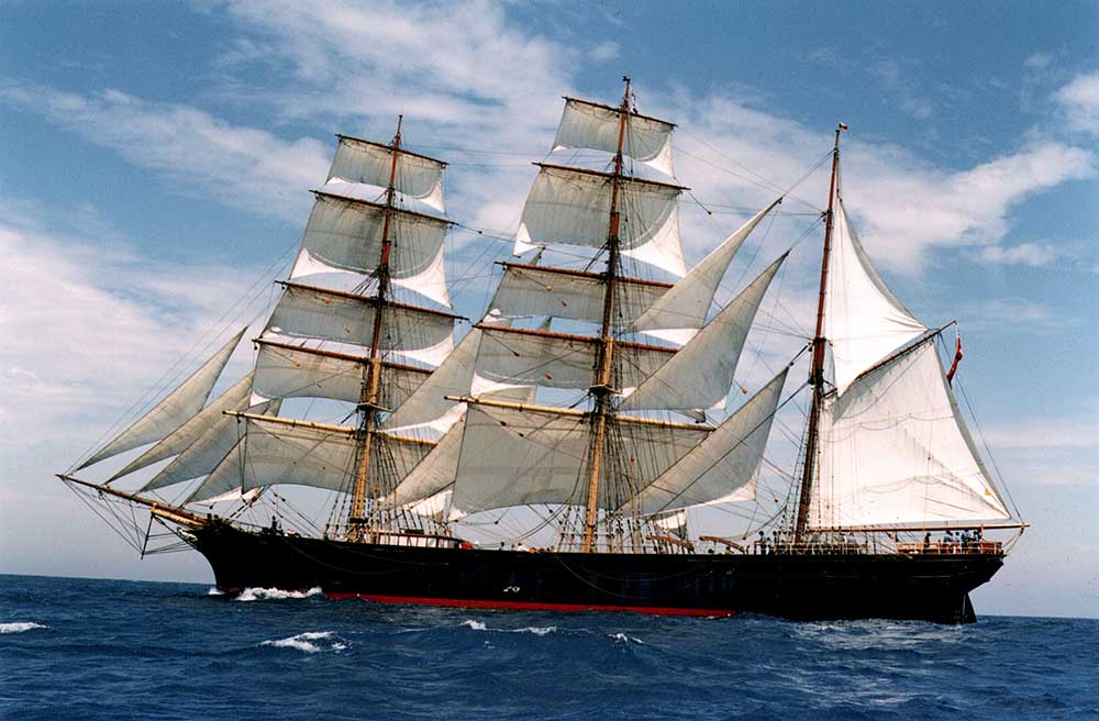 10 Oldest Ships Still in Use 